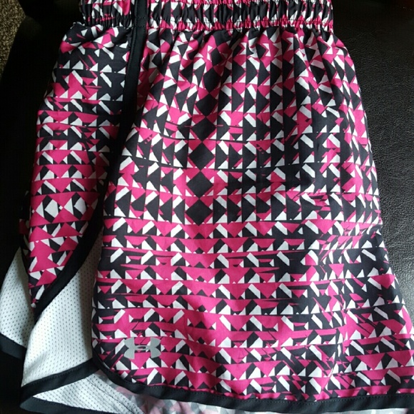 ❌SOLD ❌Under Armour shorts - Picture 1 of 2