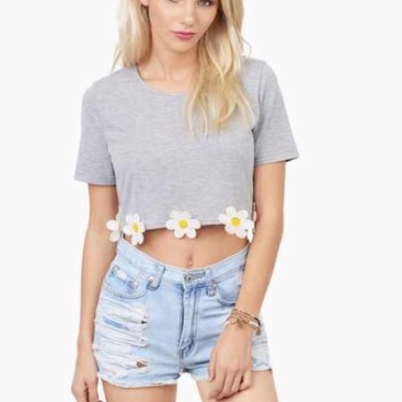 Crop top with flowers - Picture 2 of 4