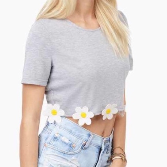 Crop top with flowers - Picture 3 of 4