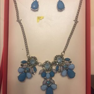 Necklace & earring set