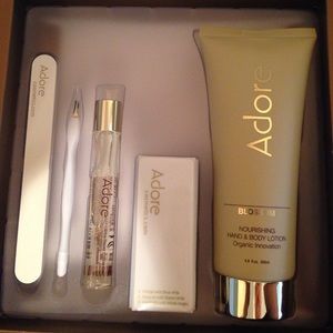 Adore organic innovation ultra repair nail kit