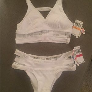 Becca NWT - never worn - 2pc swimsuit