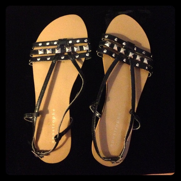 Apostrophe flat black sandals w silver studs😎💋