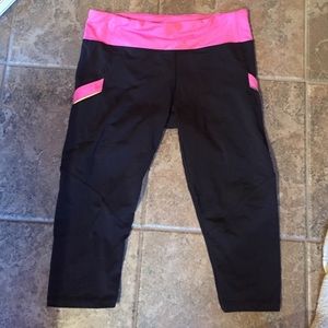 (SOLD) LULULEMON RUNNING CROPS