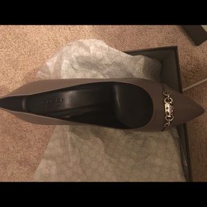 Taupe leather Gucci pumps, new in box!