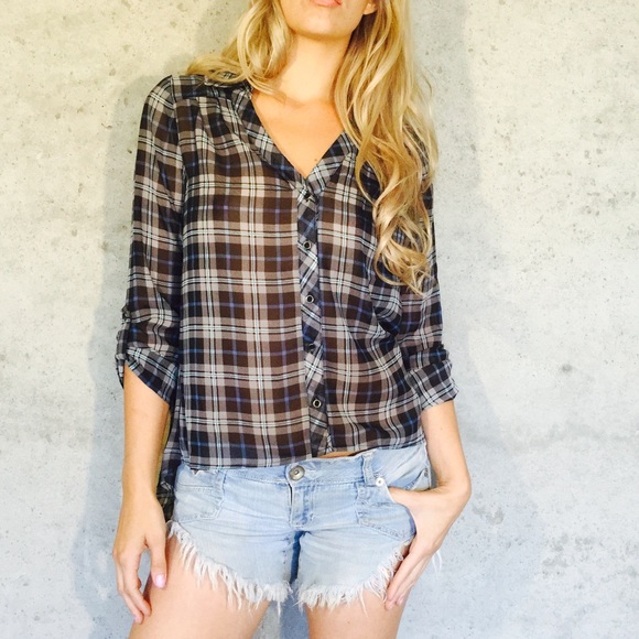 The Perfect Flannel 💋 - Picture 2 of 3