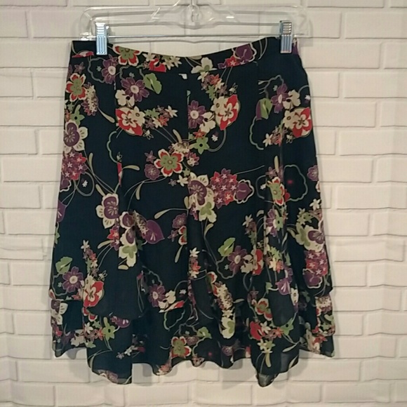 Loft tiered skirt