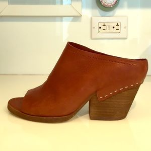 Dolce Vita - Mules - "Vanessa" - BRANDY - open-toe