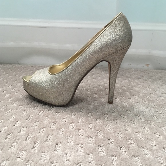 Chinese Laundry Glitter and Gold Pumps