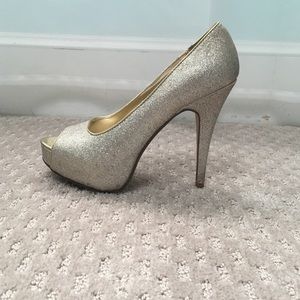 Chinese Laundry Glitter and Gold Pumps