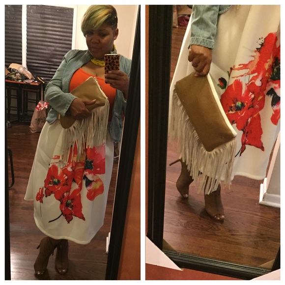 Flowered skirt - Picture 1 of 4