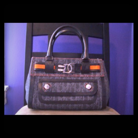100% Authentic Christian Dior Flight Bag - Picture 1 of 4