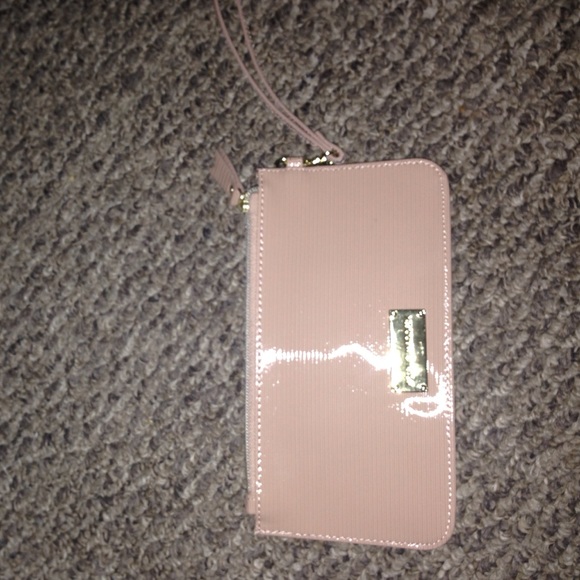 New W/O Tags Steve Madden Textured Wristlet