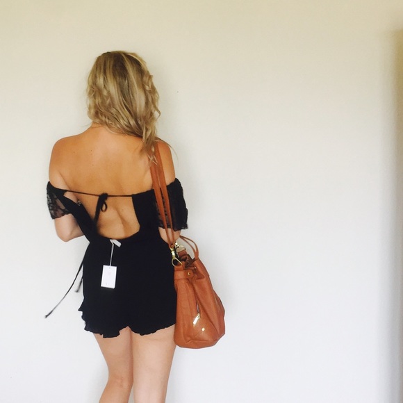 Gorgeous Lace Romper 💋 - Picture 4 of 4