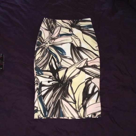 H&M patterned pencil skirt size 4