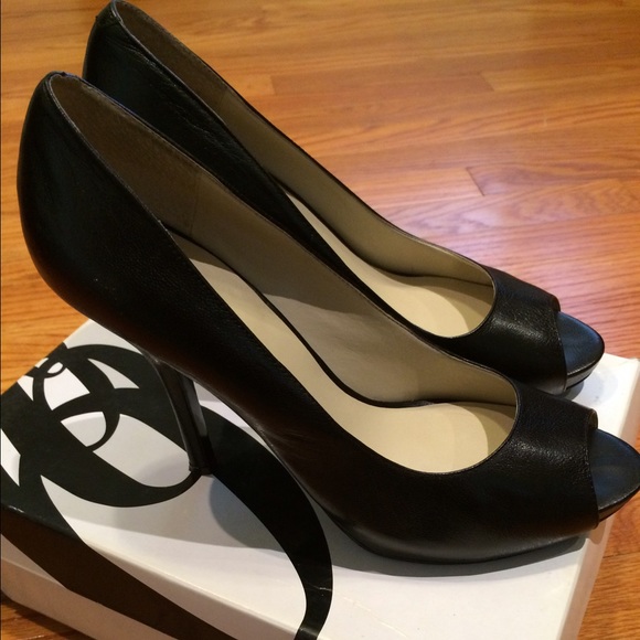 👠Nine West Black Peep Toe Pumps👠