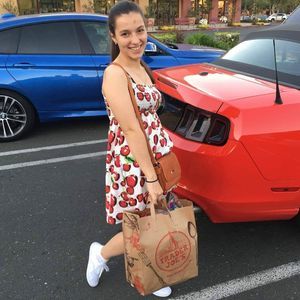 Meet your Posher, Jenna