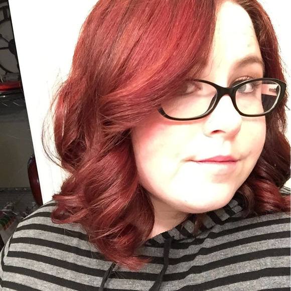 Meet your Posher, Julia - Picture 1 of 1