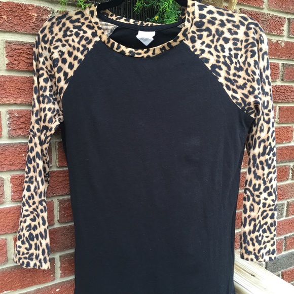 Victoria's Secret PINK leopard 3/4 sleeve
