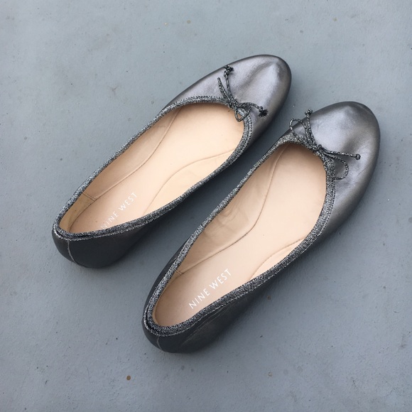 Nine West pewter/silver ballet flats