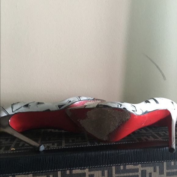 Pumps - Picture 4 of 4