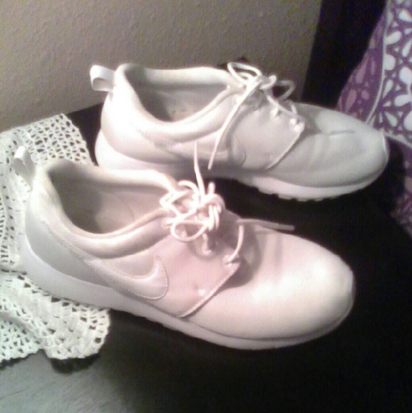Nike roshe shoes