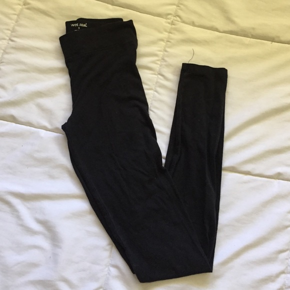 Black leggings
