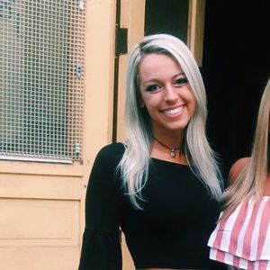 Meet your Posher, Lauren