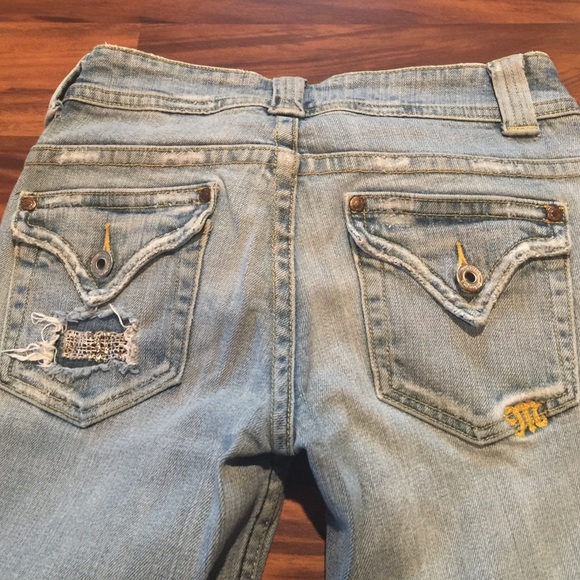 Worn a couple times great light wash jeans