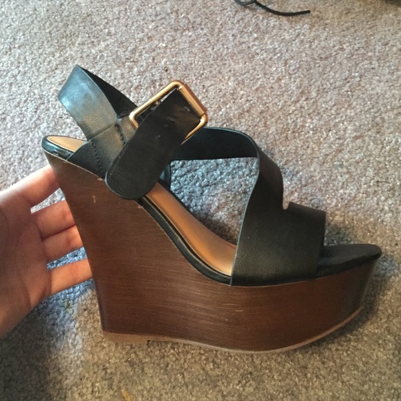 Black Wedges
