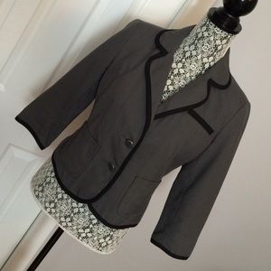 Grey 3/4 sleeve blazer with black trim