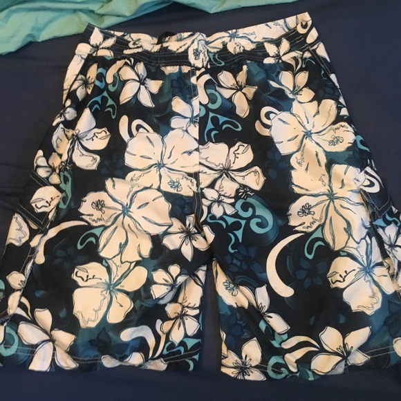 Men's board shorts - Picture 3 of 3