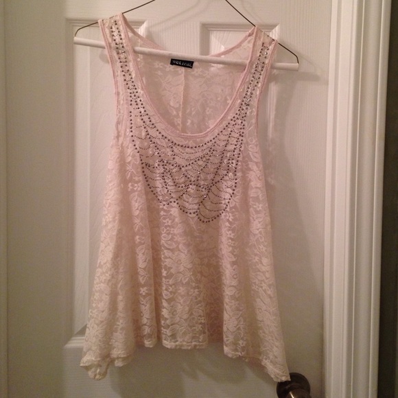 Sheer layering tank with stud necklace design - Picture 1 of 4