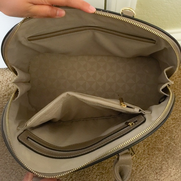 Handbag - Picture 2 of 4