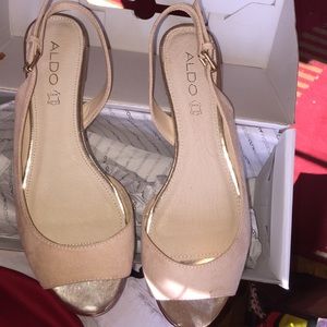 ✨Brand New Aldo✨Peep toe sandal💕