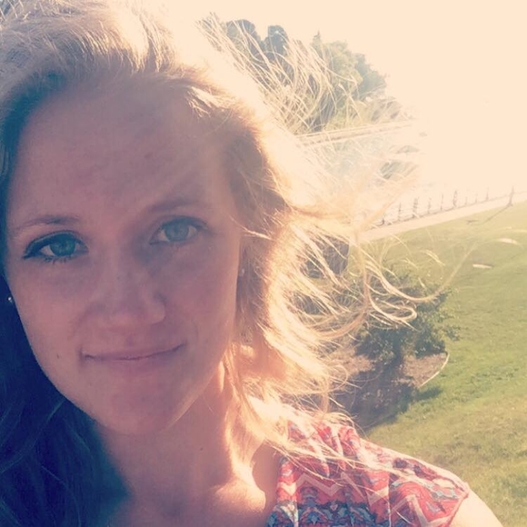Meet your Posher, Brooke - Picture 1 of 1