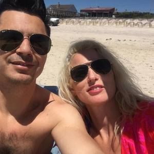 Meet your Posher, Ell