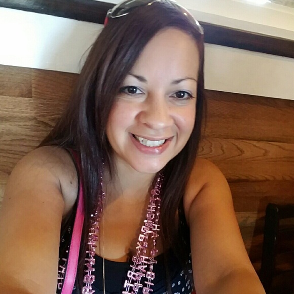 Meet your Posher, Jennie - Picture 2 of 3