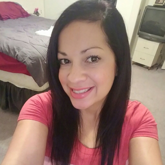 Meet your Posher, Jennie - Picture 3 of 3