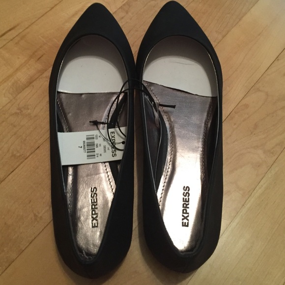 Black pointed toe flats