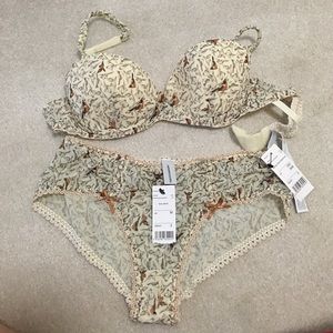 Intimissimi Bra & Boy short Set