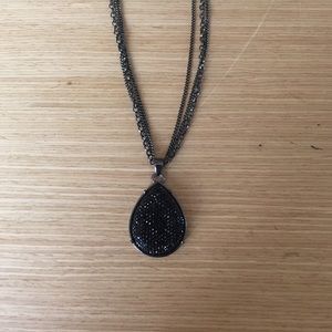 shinny black necklace