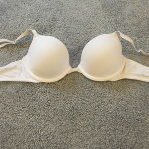Victorias Secret lightly lined bra 32A