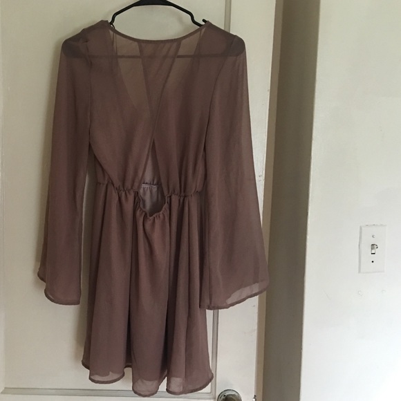 Indie dress with cut out back! - Picture 2 of 3