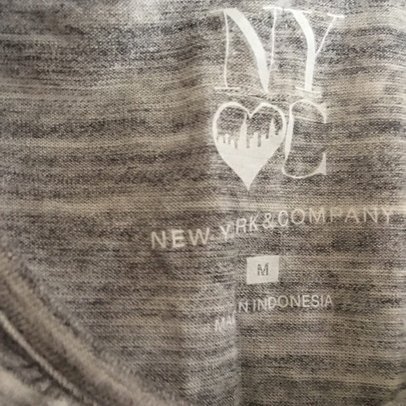 New York & Co cropped tank - Picture 2 of 2