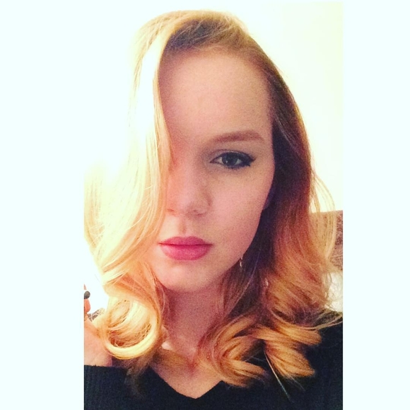 Meet your Posher, Agne