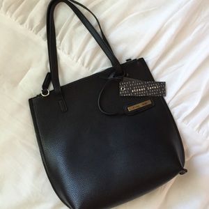 NEW Black street level zippered Crossbody purse.