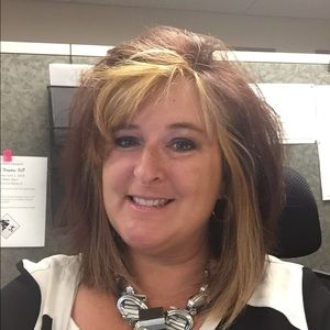 Meet your Posher, Raquel