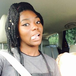 Meet your Posher, Tinia