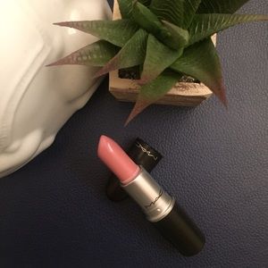 MAC 'Creme Cup' Cremesheen Lipstick